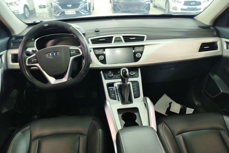 Used Geely Auto Emgrand X7 Sport 2018 1.8TD Automatic Two-Wheel Drive Smart Connect 4G Internet Edition Center Console