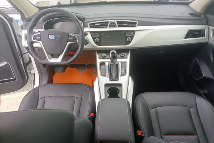 Used Geely Auto Emgrand X7 Sport 2018 1.8TD Automatic Two-Wheel Drive Smart Connect 4G Internet Edition Center Console