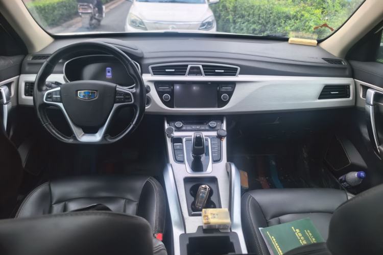 Used Geely Auto Emgrand X7 Sport 2018 1.8TD Automatic Two-Wheel Drive Smart Connect 4G Internet Edition Center Console