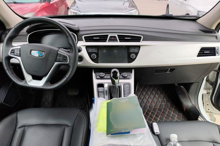 Used Geely Auto Emgrand X7 Sport 2018 1.8TD Automatic Two-Wheel Drive Smart Connect 4G Internet Edition Center Console