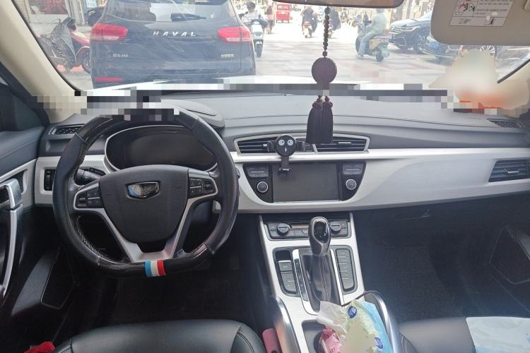 Used Geely Auto Emgrand X7 Sport 2018 1.8TD Automatic Two-Wheel Drive Smart Connect 4G Internet Edition Center Console