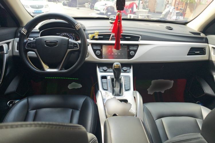 Used Geely Auto Emgrand X7 Sport 2018 1.8TD Automatic Two-Wheel Drive Smart Connect 4G Internet Edition Center Console