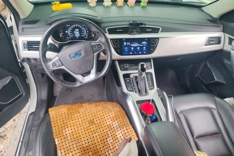 Used Geely Auto Emgrand X7 Sport 2018 1.8TD Automatic Two-Wheel Drive Smart 4G Connected Version Center Console