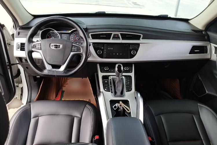 Used Geely Auto Emgrand X7 Sport 2018 1.8TD Automatic Two-Wheel Drive Zhiya Model Center Console