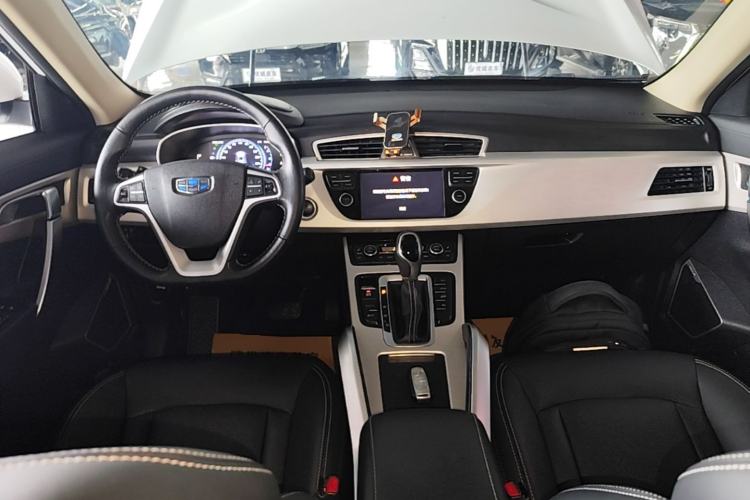 Used Geely Auto Emgrand X7 Sport 2018 1.8TD Automatic Two-Wheel Drive Smart Connect 4G Internet Edition Center Console
