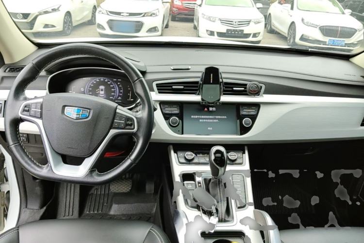 Used Geely Auto Emgrand X7 Sport 2018 1.8TD Automatic Two-Wheel Drive Smart Connect 4G Internet Edition Center Console