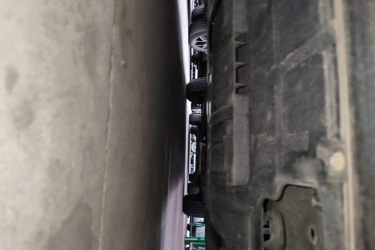 Used Geely Auto Emgrand X7 Sport 2018 1.8TD Automatic Two-Wheel Drive Smart Connect 4G Internet Edition Chassis Front
