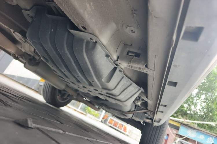 Used Geely Auto Emgrand X7 Sport 2018 1.8TD Automatic Two-Wheel Drive Smart Connect 4G Internet Edition Chassis Front Left
