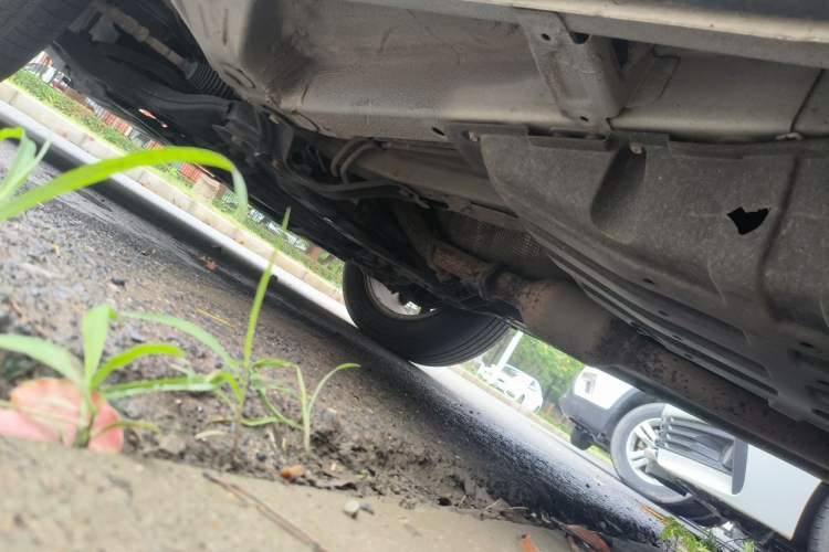 Used Geely Auto Emgrand X7 Sport 2018 2.0L Manual Two-Wheel Drive Zhiya Version Chassis Front Left
