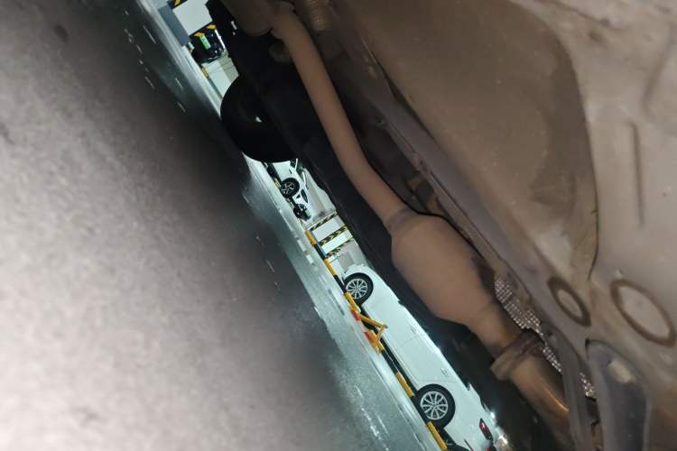 Used Geely Auto Emgrand X7 Sport 2018 1.8TD Automatic Two-Wheel Drive Zhiya Model Chassis Front Right