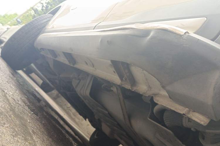 Used Geely Auto Emgrand X7 Sport 2018 1.8TD Automatic Two-Wheel Drive Smart Connect 4G Internet Edition Chassis Rear Left