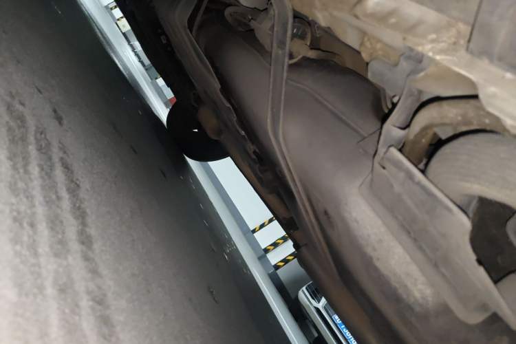 Used Geely Auto Emgrand X7 Sport 2018 1.8TD Automatic Two-Wheel Drive Zhiya Model Chassis Rear Left