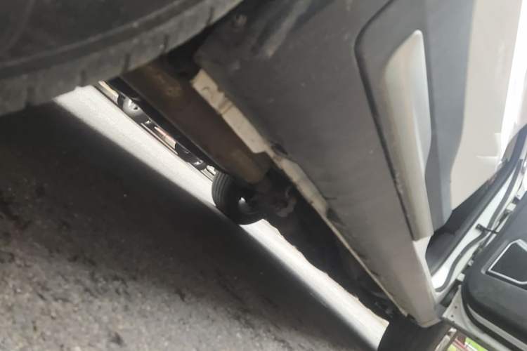 Used Geely Auto Emgrand X7 Sport 2018 2.0L Manual Two-Wheel Drive Zhiya Version Chassis Rear Right