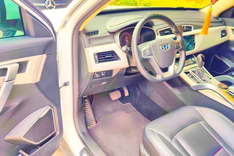Used Geely Auto Emgrand X7 Sport 2018 1.8TD Automatic Two-Wheel Drive Smart Connect 4G Internet Edition Driver Seat