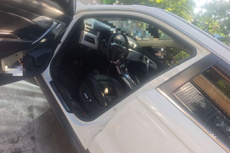 Used Geely Auto Emgrand X7 Sport 2018 1.8TD Automatic Two-Wheel Drive Smart Connect 4G Internet Edition Driver Seat