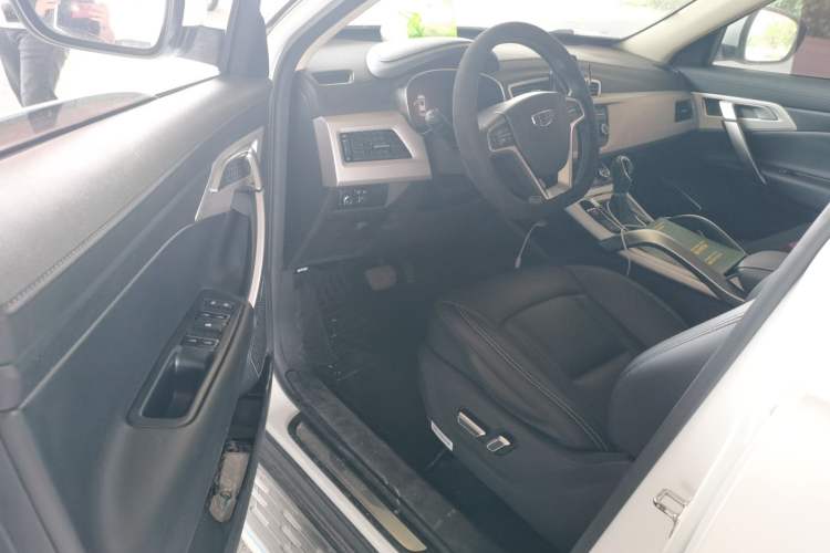 Used Geely Auto Emgrand X7 Sport 2018 Revised Version 1.8TD Automatic Two-Wheel Drive Smart Connectivity 4G-Enabled Edition Driver Seat