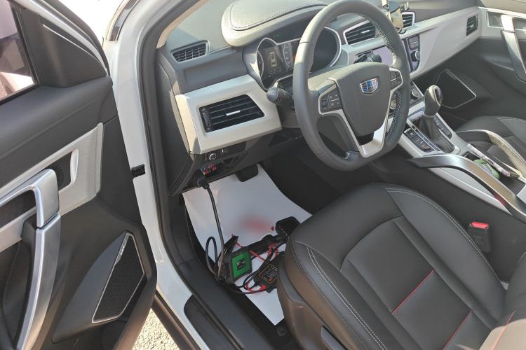 Used Geely Auto Emgrand X7 Sport 2018 1.8TD Automatic Two-Wheel Drive Zhiya Model Driver Seat