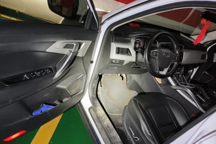 Used Geely Auto Emgrand X7 Sport 2018 1.8TD Automatic Two-Wheel Drive Smart Connect 4G Internet Edition Driver Seat