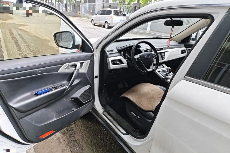 Used Geely Auto Emgrand X7 Sport 2018 1.8TD Automatic Two-Wheel Drive Smart Connect 4G Internet Edition Driver Seat