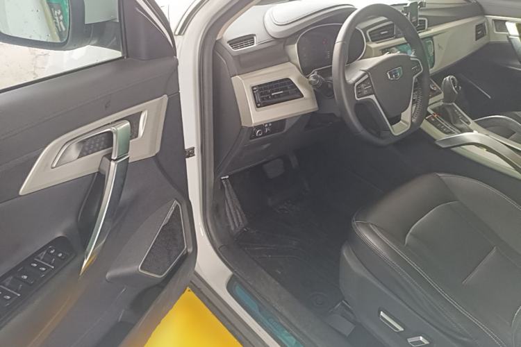 Used Geely Auto Emgrand X7 Sport 2018 1.8TD Automatic Two-Wheel Drive Smart Connect 4G Internet Edition Driver Seat