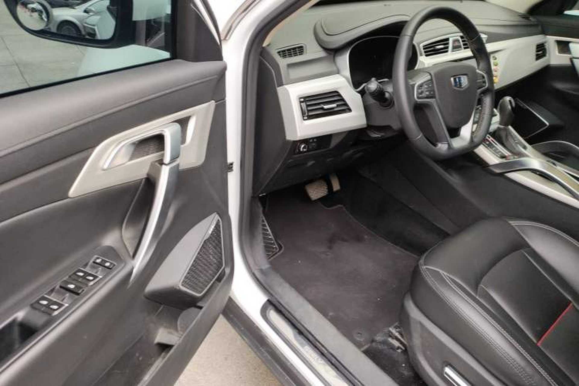Used Geely Auto Emgrand X7 Sport 2018 1.8TD Automatic Two-Wheel Drive Smart Connect 4G Internet Edition Driver Seat