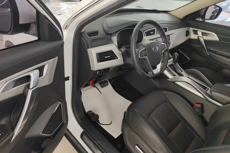 Used Geely Auto Emgrand X7 Sport 2018 1.8TD Automatic Two-Wheel Drive Smart Connect 4G Internet Edition Driver Seat