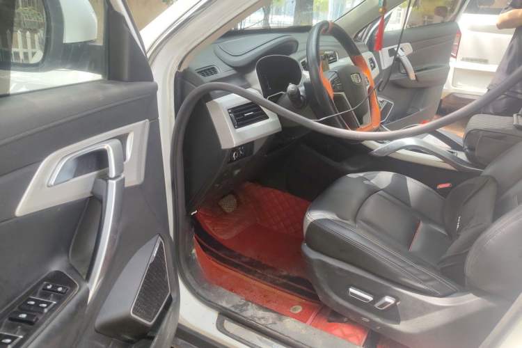 Used Geely Auto Emgrand X7 Sport 2018 1.8TD Automatic Two-Wheel Drive Smart Connect 4G Internet Edition Driver Seat