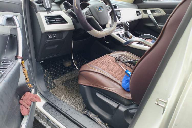 Used Geely Auto Emgrand X7 Sport 2018 1.8TD Automatic Two-Wheel Drive Zhiya Model Driver Seat