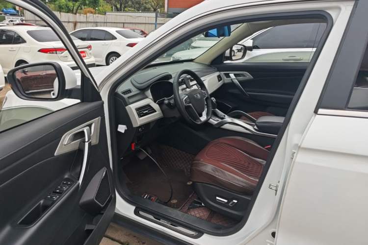 Used Geely Auto Emgrand X7 Sport 2018 1.8TD Automatic Two-Wheel Drive Smart Connect 4G Internet Edition Driver Seat