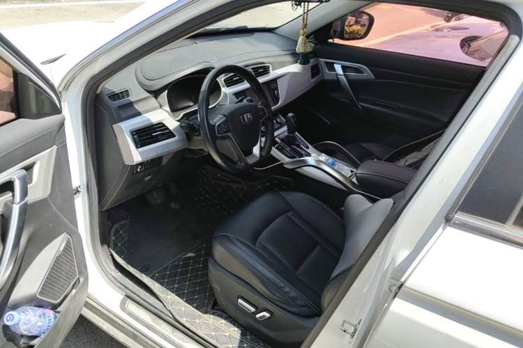 Used Geely Auto Emgrand X7 Sport 2018 1.8TD Automatic Two-Wheel Drive Smart Connect 4G Internet Edition Driver Seat