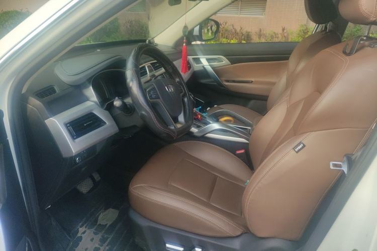 Used Geely Auto Emgrand X7 Sport 2018 Revised Version 1.8TD Automatic Two-Wheel Drive Smart 4G Connectivity Edition Driver Seat