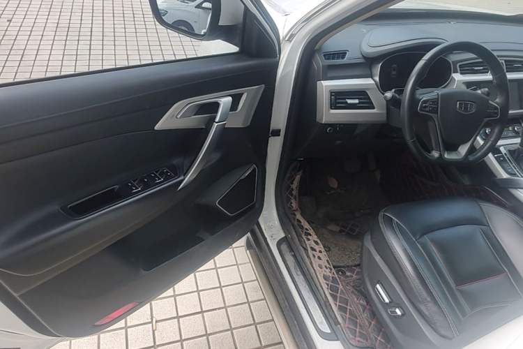 Used Geely Auto Emgrand X7 Sport 2018 1.8TD Automatic Two-Wheel Drive Smart Connect 4G Internet Edition Driver Seat