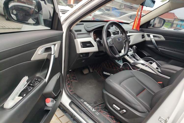 Used Geely Auto Emgrand X7 Sport 2018 1.8TD Automatic Two-Wheel Drive Smart Connect 4G Internet Edition Driver Seat