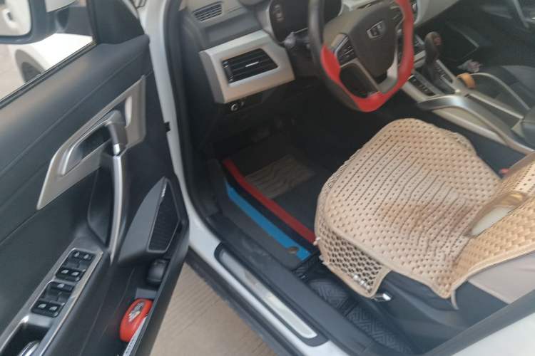 Used Geely Auto Emgrand X7 Sport 2018 1.8TD Automatic Two-Wheel Drive Smart Connect 4G Internet Edition Driver Seat
