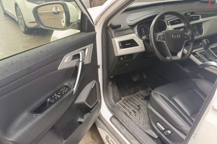 Used Geely Auto Emgrand X7 Sport 2018 1.8TD Automatic Two-Wheel Drive Smart Connect 4G Internet Edition Driver Seat