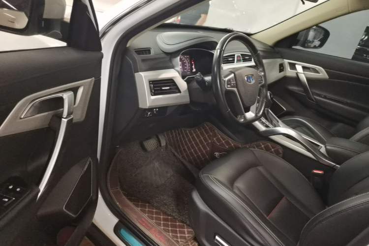 Used Geely Auto Emgrand X7 Sport 2018 1.8TD Automatic Two-Wheel Drive Smart Connect 4G Internet Edition Driver Seat