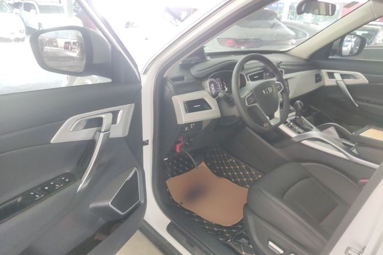 Used Geely Auto Emgrand X7 Sport 2018 1.8TD Automatic Two-Wheel Drive Smart Connect 4G Internet Edition Driver Seat