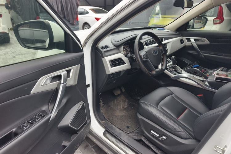 Used Geely Auto Emgrand X7 Sport 2018 1.8TD Automatic Two-Wheel Drive Smart Connect 4G Internet Edition Driver Seat
