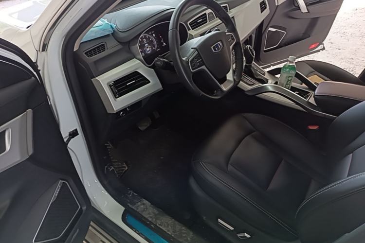 Used Geely Auto Emgrand X7 Sport 2018 Revised Version 1.8TD Automatic Two-Wheel Drive Smart Connectivity 4G-Enabled Edition Driver Seat