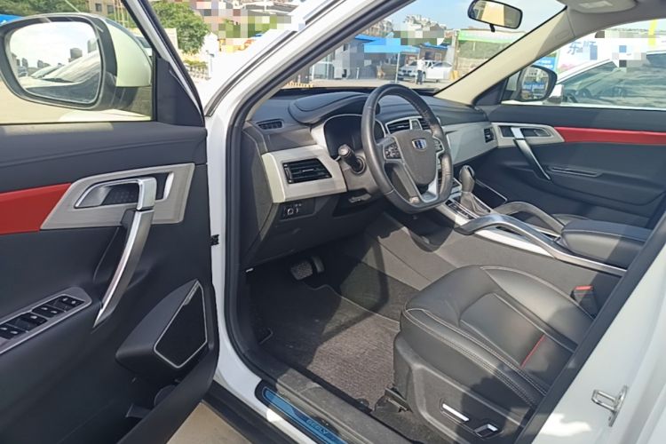 Used Geely Auto Emgrand X7 Sport 2018 1.8TD Automatic Two-Wheel Drive Smart Connect 4G Internet Edition Driver Seat