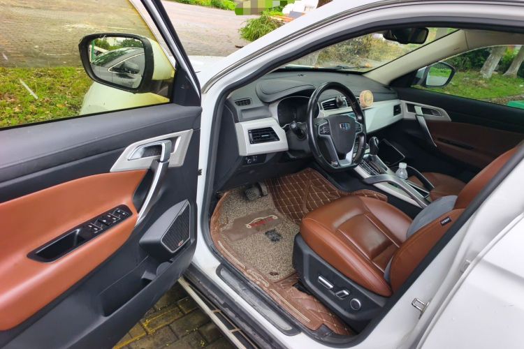 Used Geely Auto Emgrand X7 Sport 2018 1.8TD Automatic Two-Wheel Drive ZhiZun Model with 4G Connectivity Driver Seat