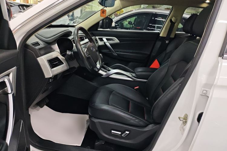 Used Geely Auto Emgrand X7 Sport 2018 1.8TD Automatic Two-Wheel Drive Smart Connect 4G Internet Edition Driver Seat