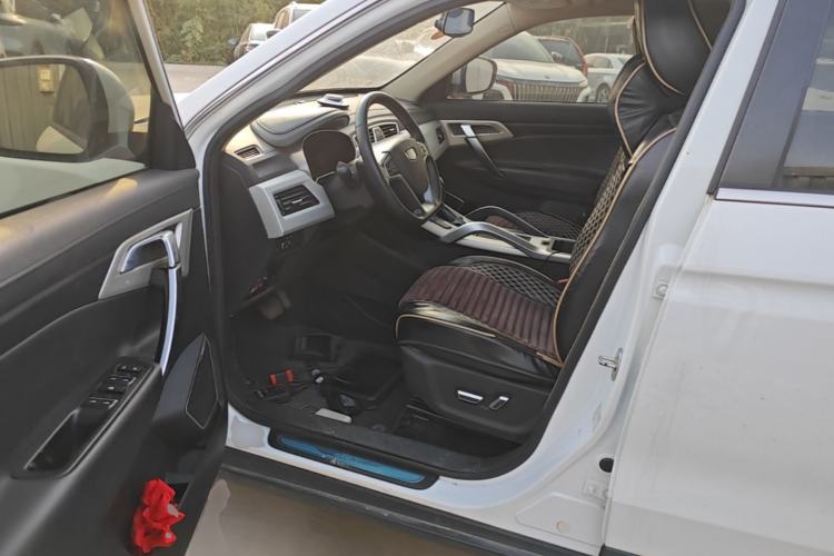 Used Geely Auto Emgrand X7 Sport 2018 1.8TD Automatic Two-Wheel Drive Smart Connect 4G Internet Edition Driver Seat
