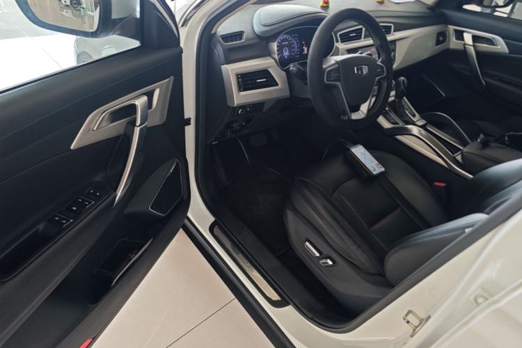 Used Geely Auto Emgrand X7 Sport 2018 1.8TD Automatic Two-Wheel Drive Smart Connect 4G Internet Edition Driver Seat