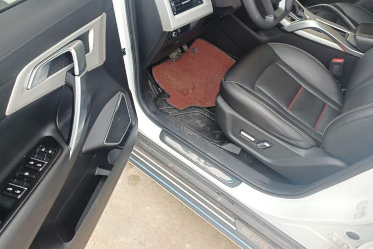 Used Geely Auto Emgrand X7 Sport 2018 1.8TD Automatic Two-Wheel Drive Smart 4G Connected Version Driver Seat