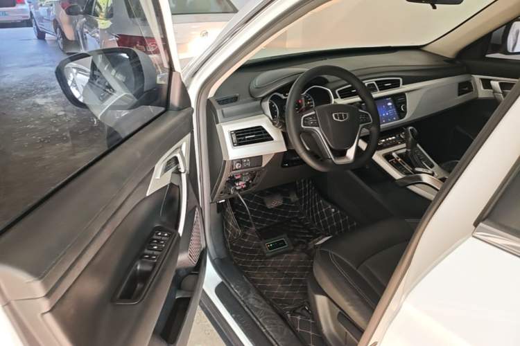 Used Geely Auto Emgrand X7 Sport 2018 1.8TD Automatic Two-Wheel Drive Zhiya Model Driver Seat
