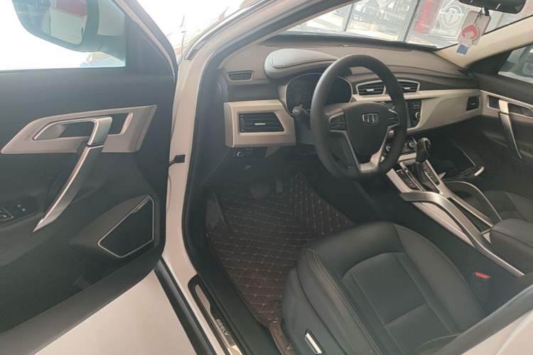 Used Geely Auto Emgrand X7 Sport 2018 1.8TD Automatic Two-Wheel Drive Smart Connect 4G Internet Edition Driver Seat