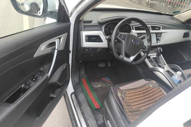Used Geely Auto Emgrand X7 Sport 2018 1.8TD Automatic Two-Wheel Drive Smart Connect 4G Internet Edition Driver Seat