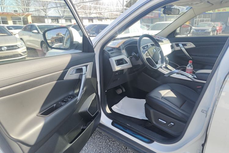 Used Geely Auto Emgrand X7 Sport 2018 1.8TD Automatic Two-Wheel Drive Smart Connect 4G Internet Edition Driver Seat