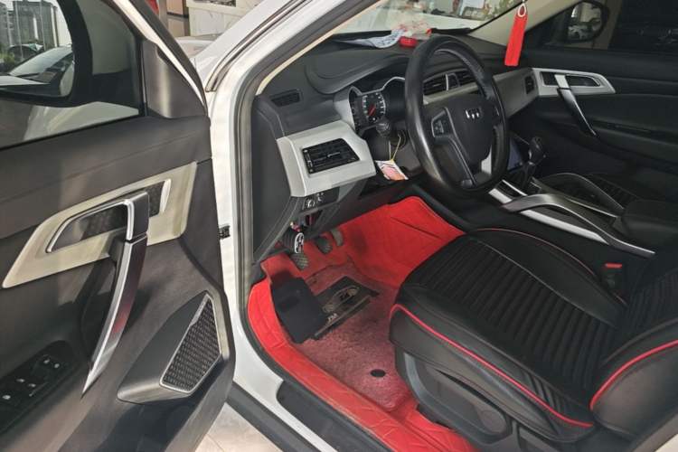 Used Geely Auto Emgrand X7 Sport 2018 2.0L Manual Two-Wheel Drive Zhiya Version Driver Seat